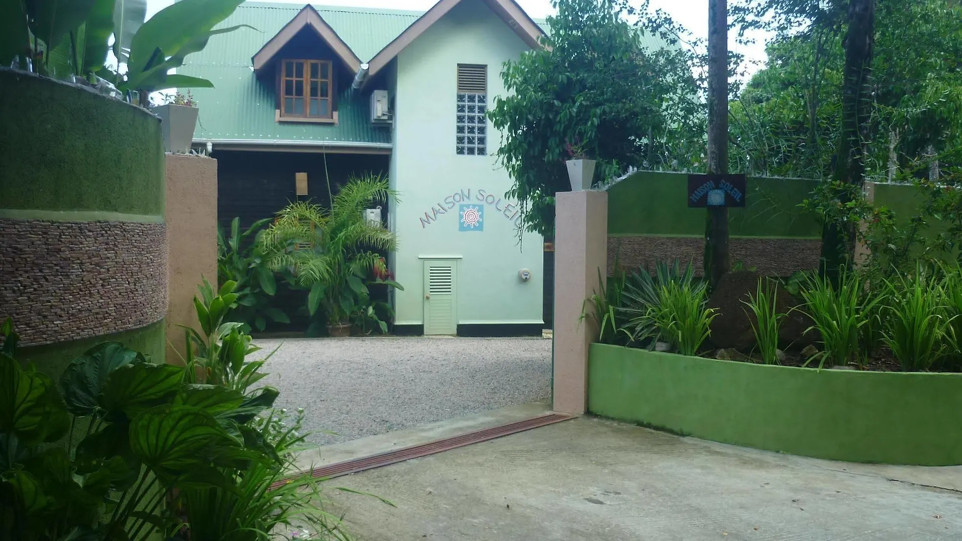 Maison Soleil Baie Lazare  Holiday home